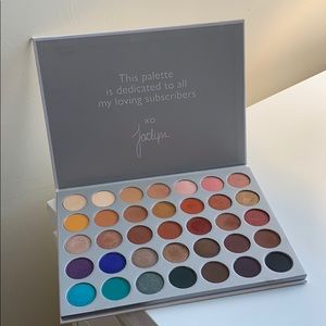 Jaclyn Hill Palette